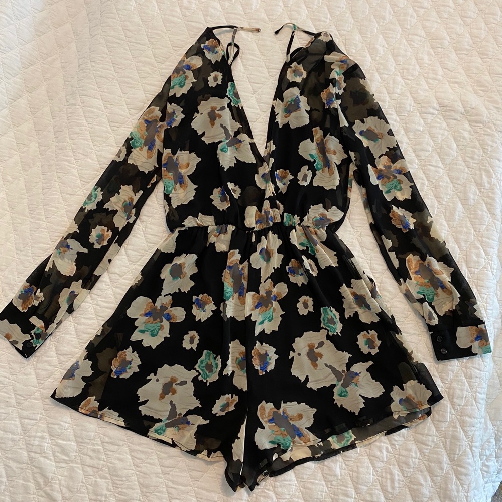 Romper - Picture 2 of 3